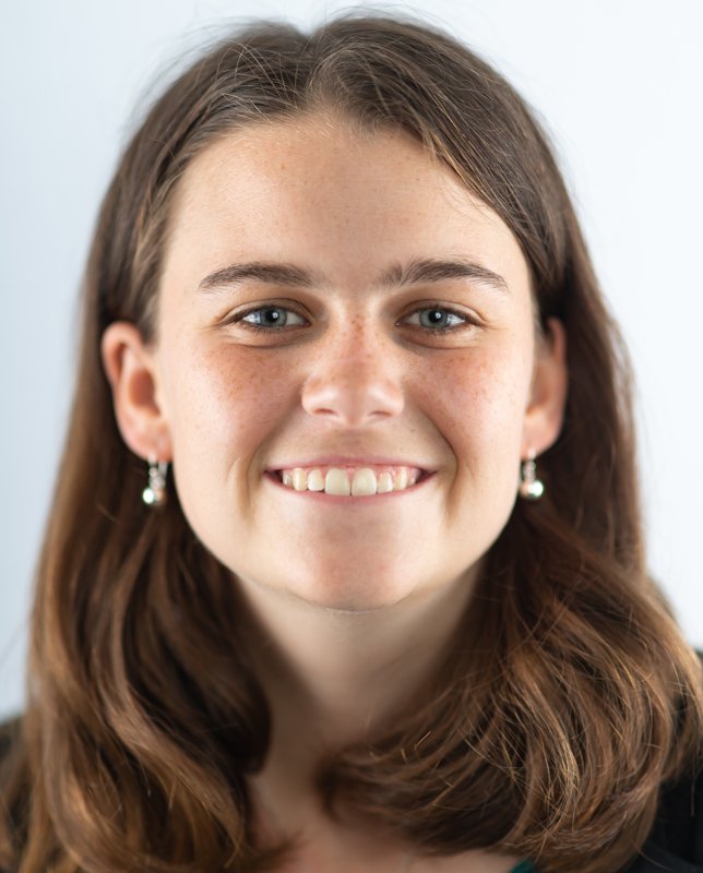 Portrait of Hannah Bossi